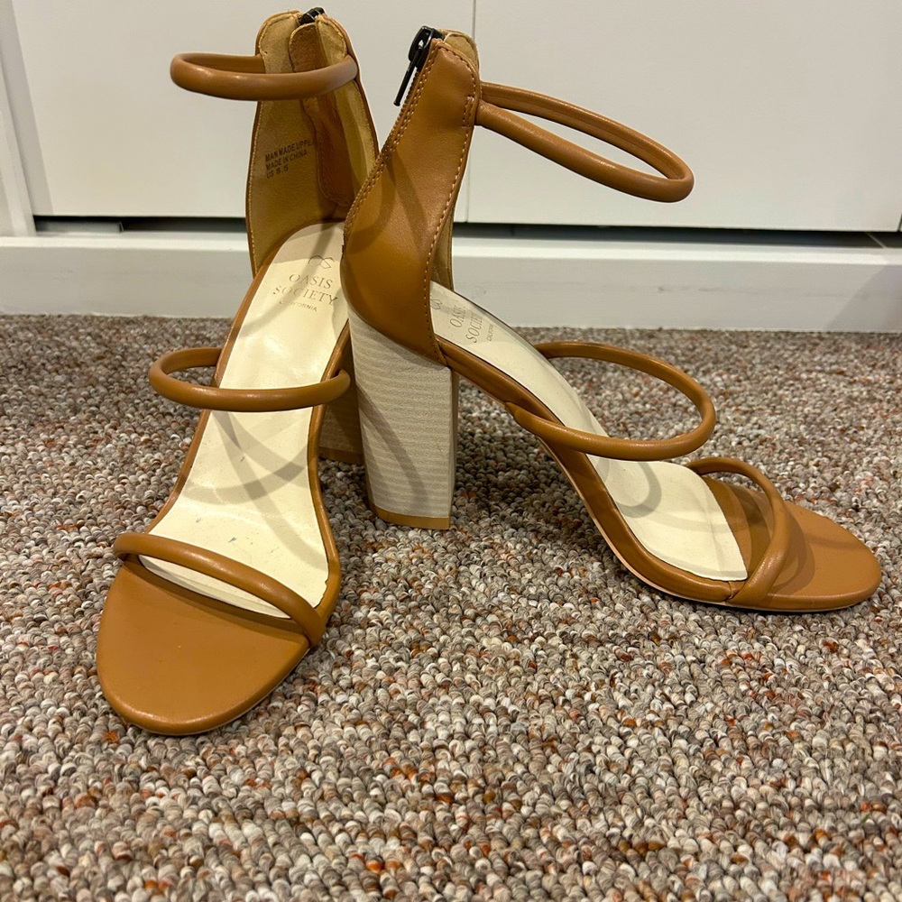 Tan strap heels - Picture 6 of 6